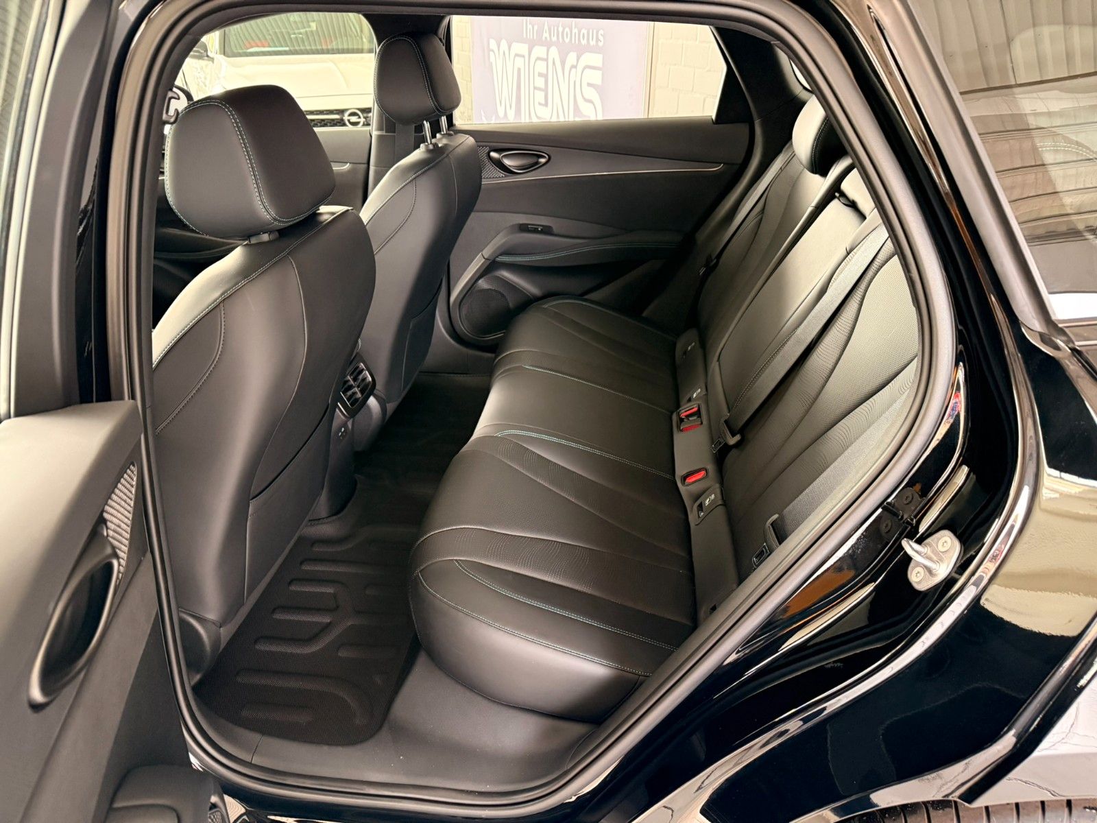BYD SEAL 6
