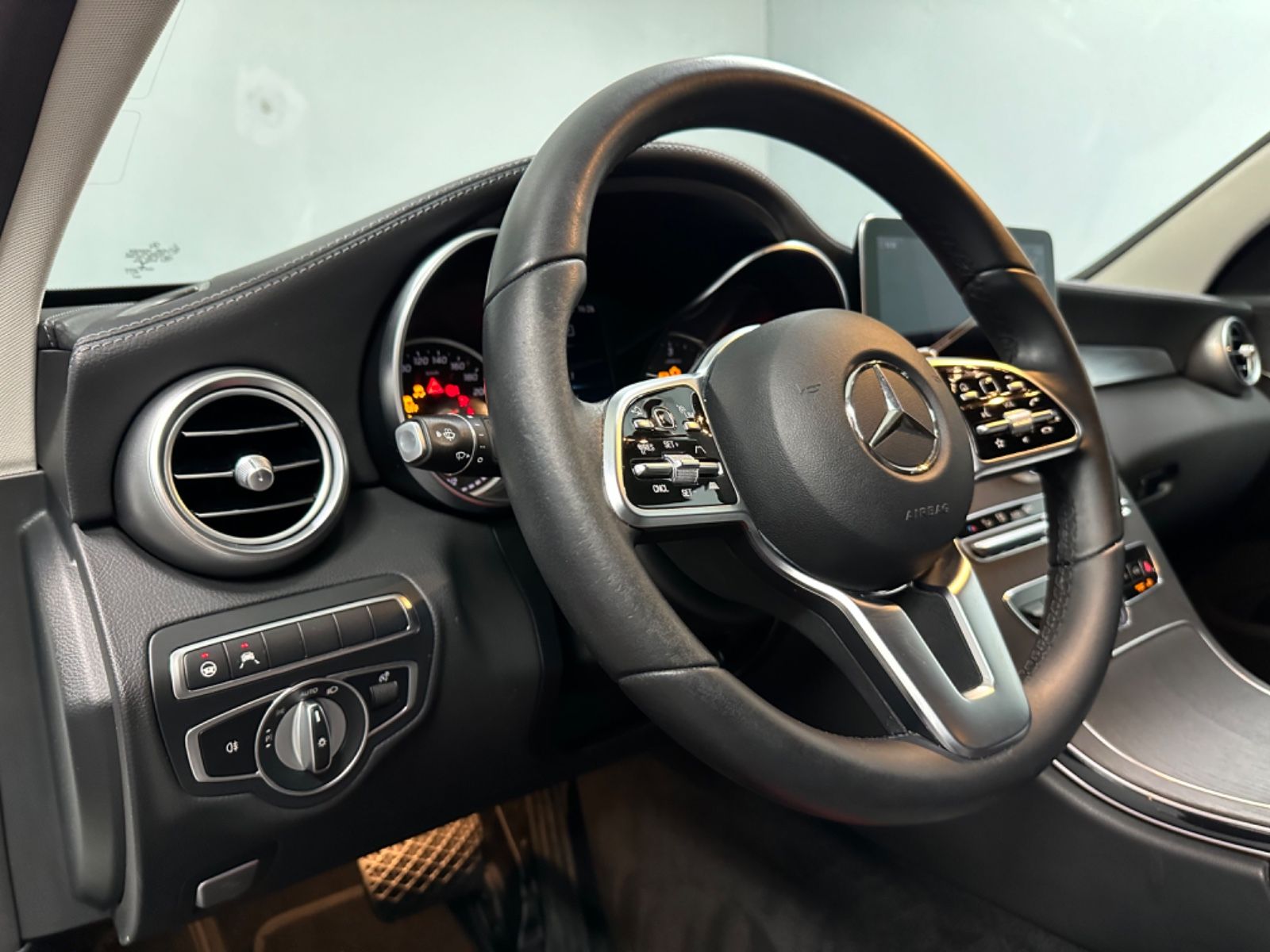 Fahrzeugabbildung Mercedes-Benz C 220 d 4MATIC T Autom.*EXCLUSIVE*DISTRO*HUD*SDH