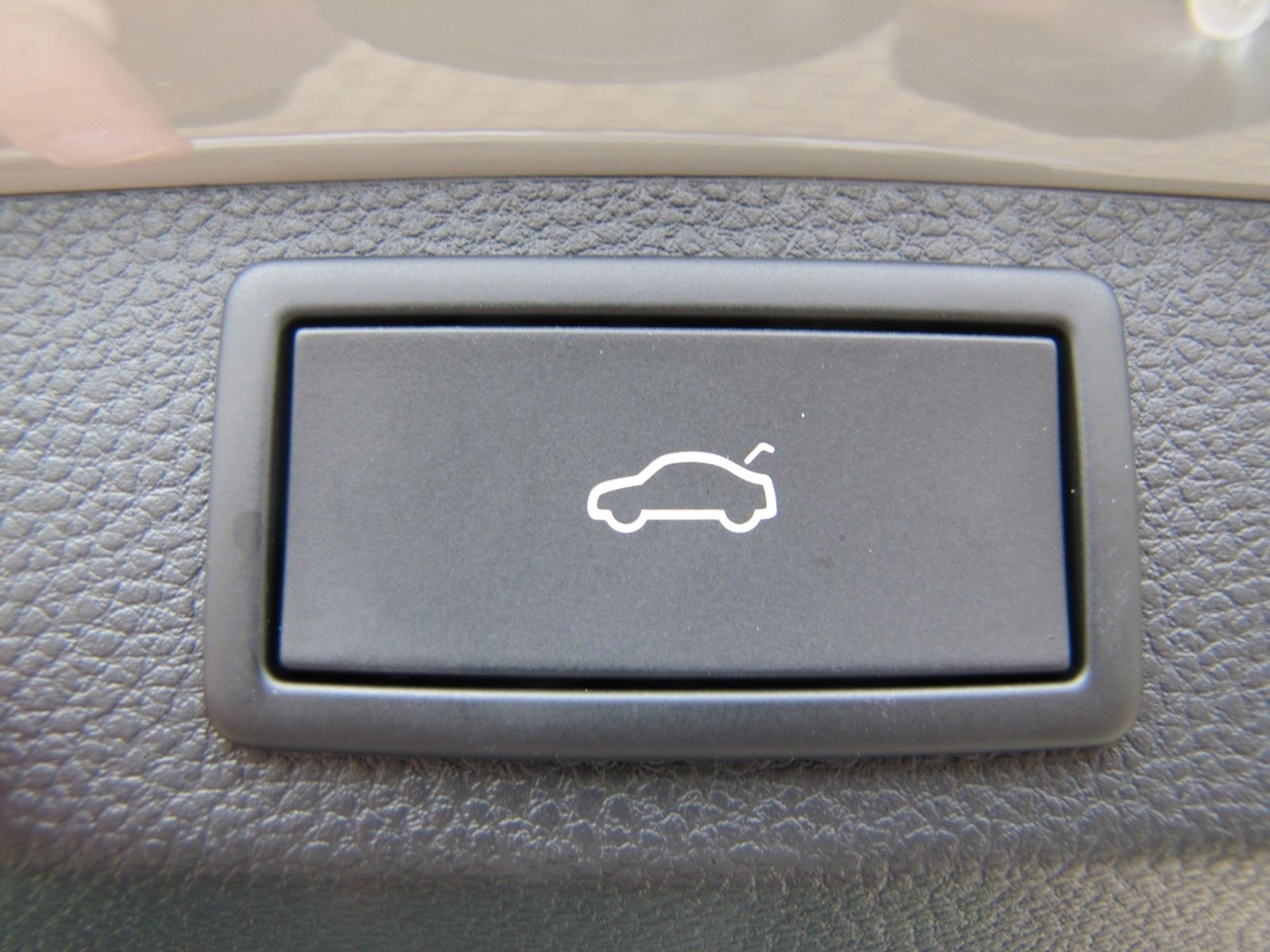 Fahrzeugabbildung SKODA Karoq Selection 2.0l TDI 150PS 7-Gang DSG 4x4