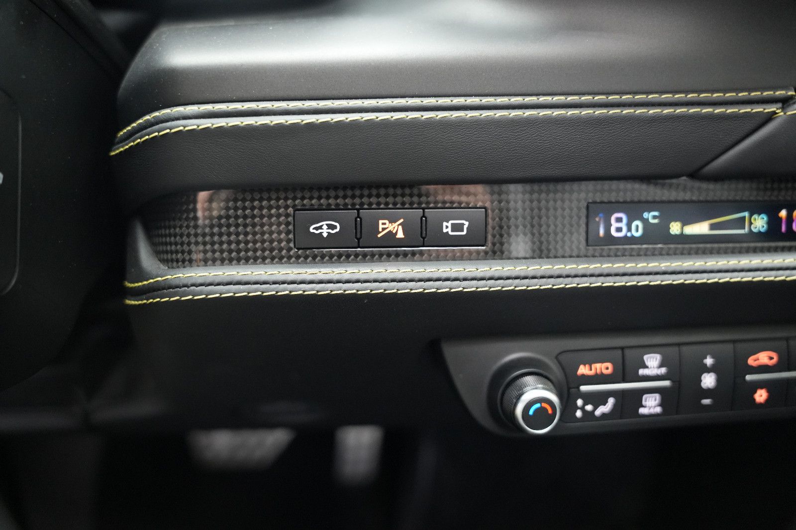 Fahrzeugabbildung Ferrari F8 Spider Giallo Modena *Lift*Carbon*Kamera*