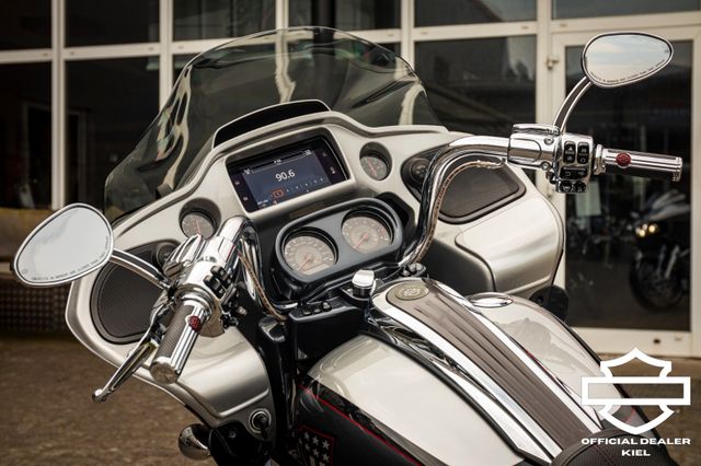 Fahrzeugabbildung Harley-Davidson CVO ROAD GLIDE 117 FLTRXSE MY19 - JEKILL&HYDE