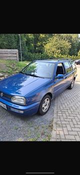 Volkswagen VW Golf 3 Family - Volkswagen Golf aus 1997 mit Benzin-Antrieb: Kombi
