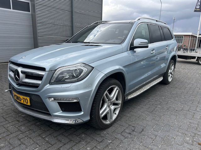 Mercedes-Benz GL 500 4-Matic motor schade Er zit nog 6200 EURO