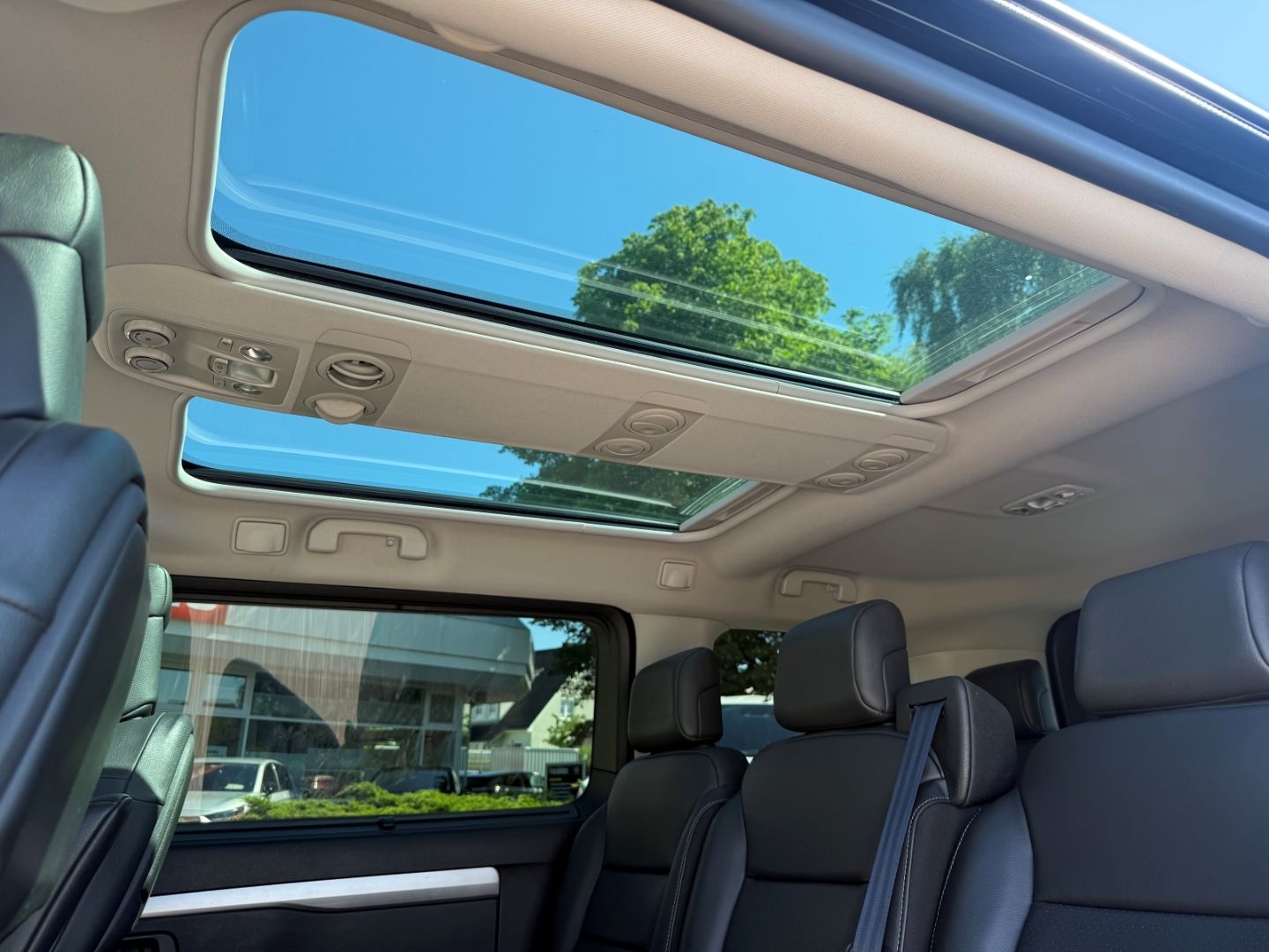 Fahrzeugabbildung Opel Zafira Life Elegance M 2.0 8-Sitzer+Pano+AHK