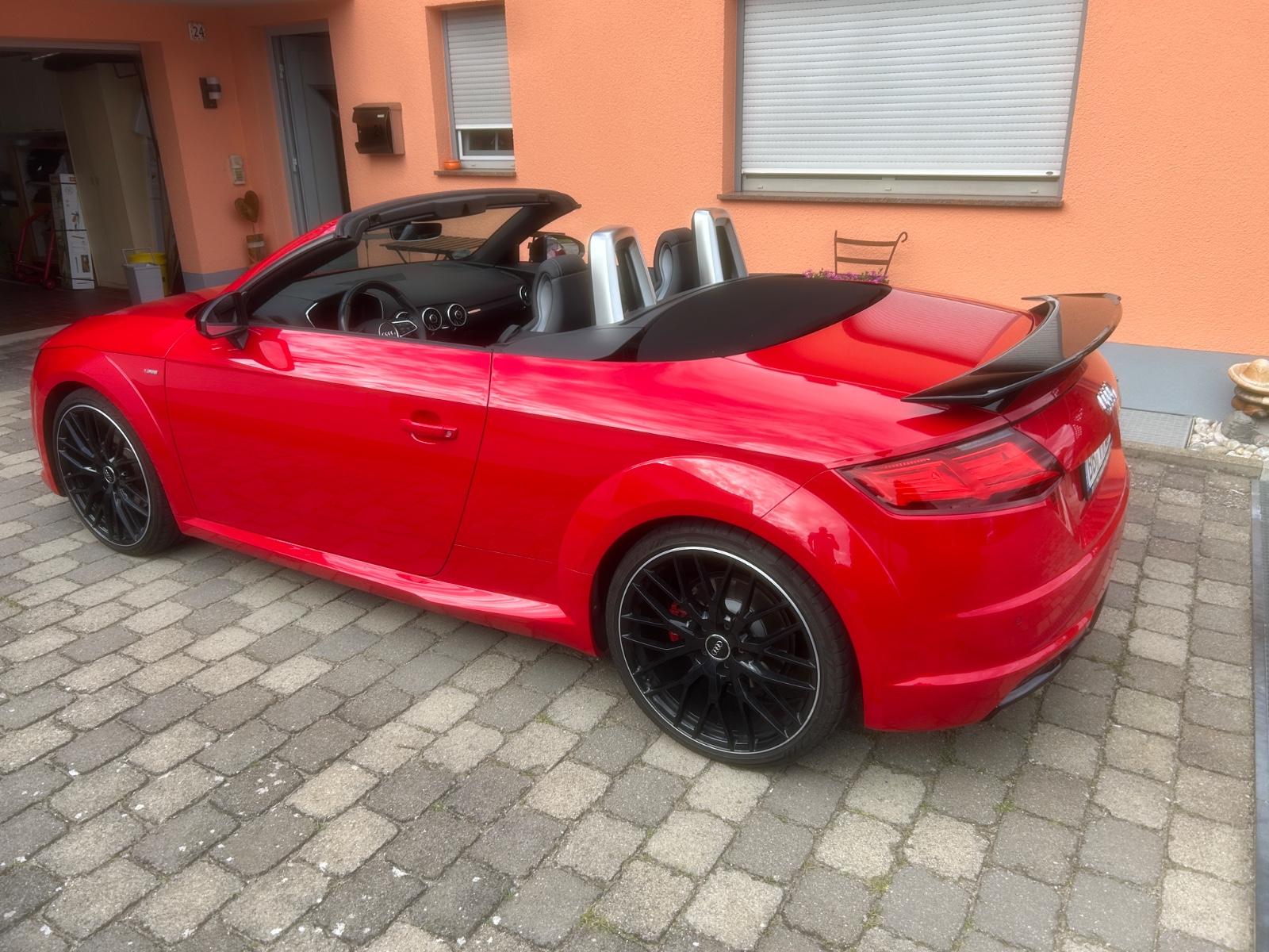 Audi TT Roadster 2.0 TFSI S tronic quattro -