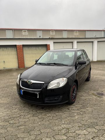 Skoda Fabia 1,2   läuft super  Klima  Tüv