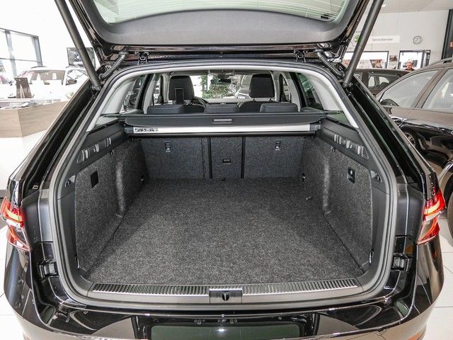 Superb Combi 1.4 iV Style DSG NAVI+MATRIX+AHK