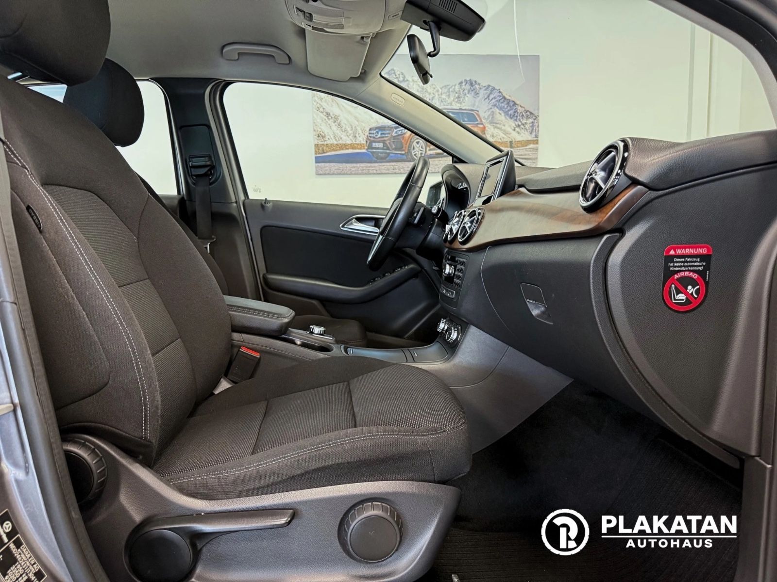 Fahrzeugabbildung Mercedes-Benz B 200 Navi Bi-Xenon Tempomat 1Hand