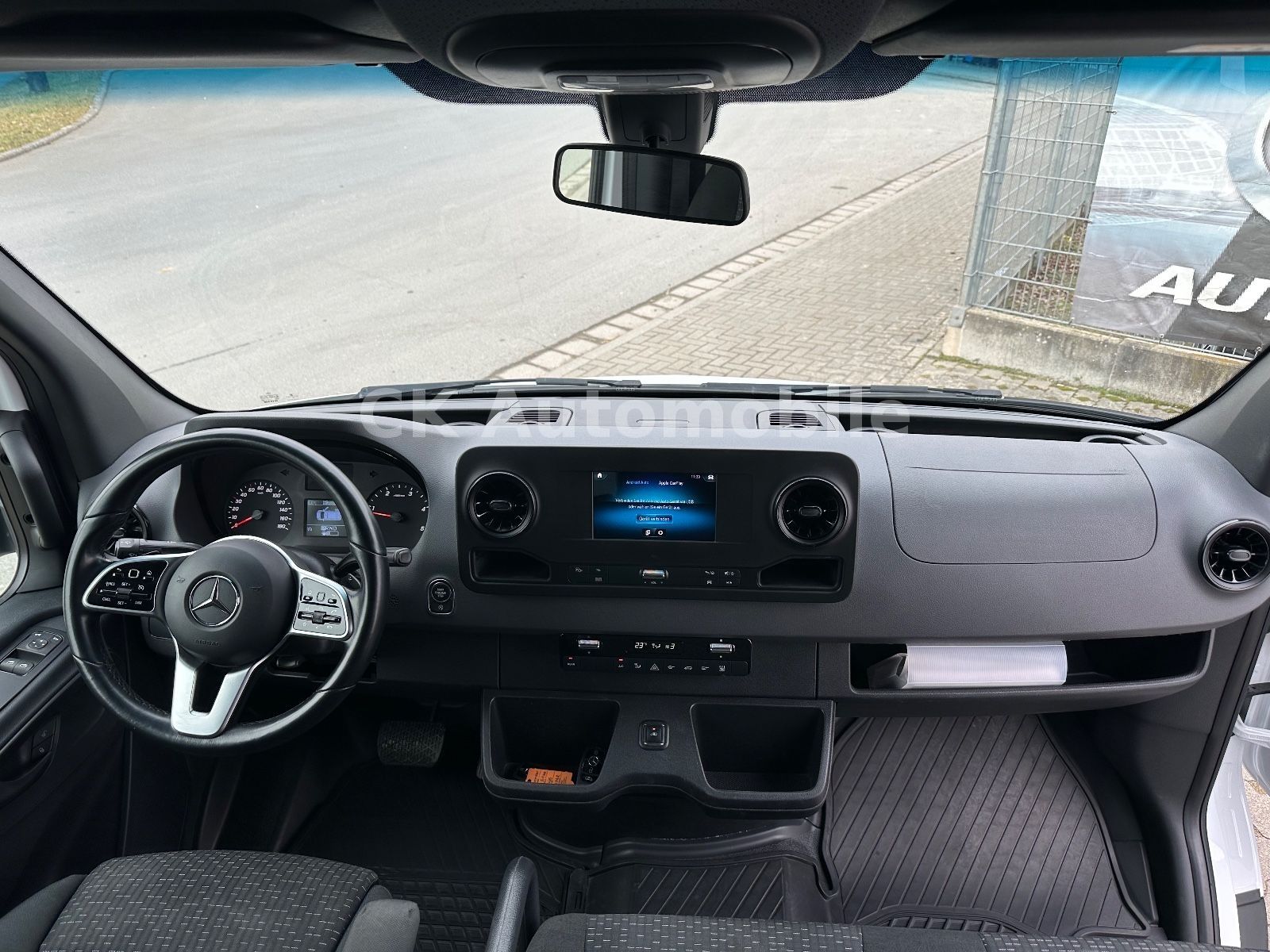 Fahrzeugabbildung Mercedes-Benz Sprinter III Tourer 316 CDI Autom/9 Sitze/Kamera