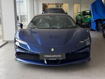 2022 Ferrari SF90 照片 1