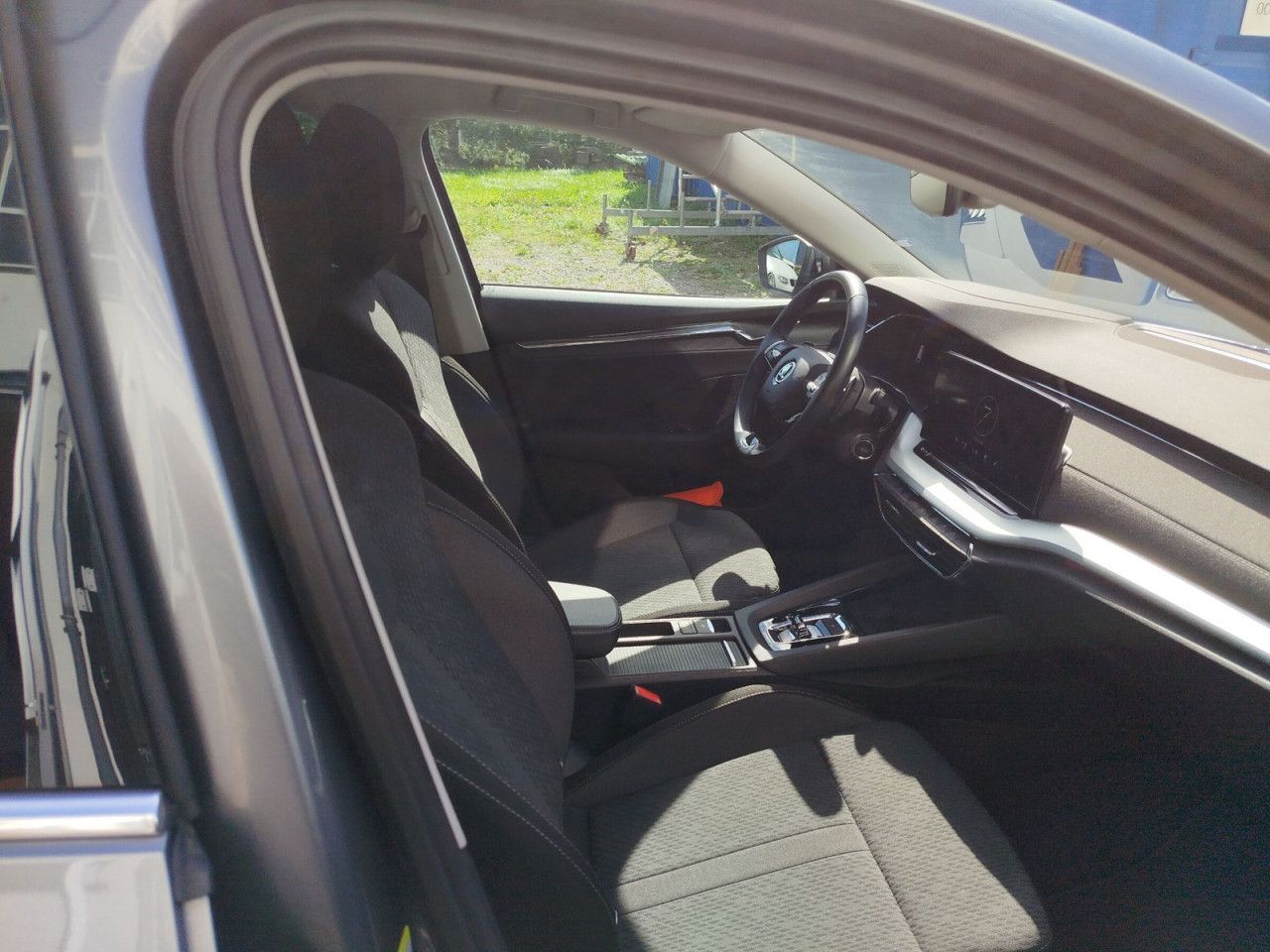 Fahrzeugabbildung SKODA Octavia Combi Style TD110/2.0A7F, Navi, ACC
