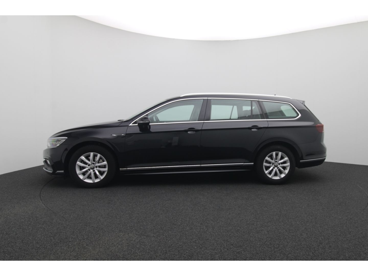 Fahrzeugabbildung Volkswagen Passat Variant 2.0 TDI DSG elegance R-LINE AHK