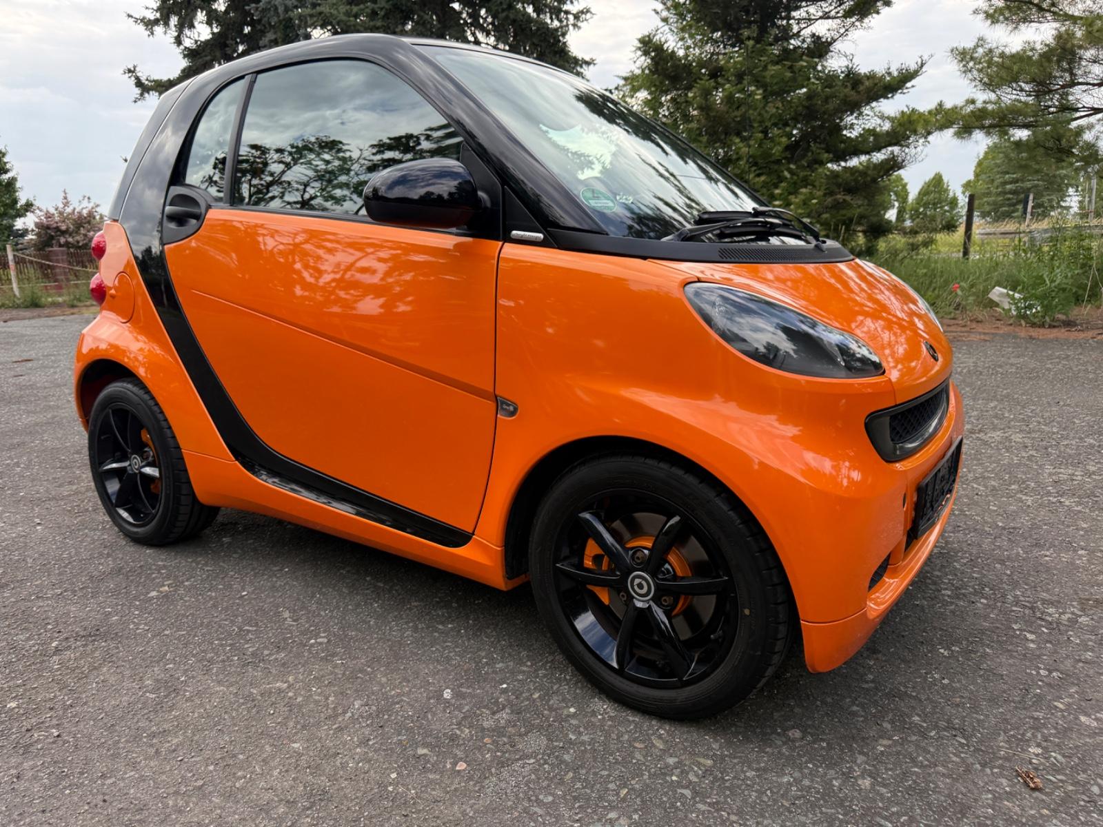 Smart ForTwo coupé 1.0 52kW Night Orange Leder Klima