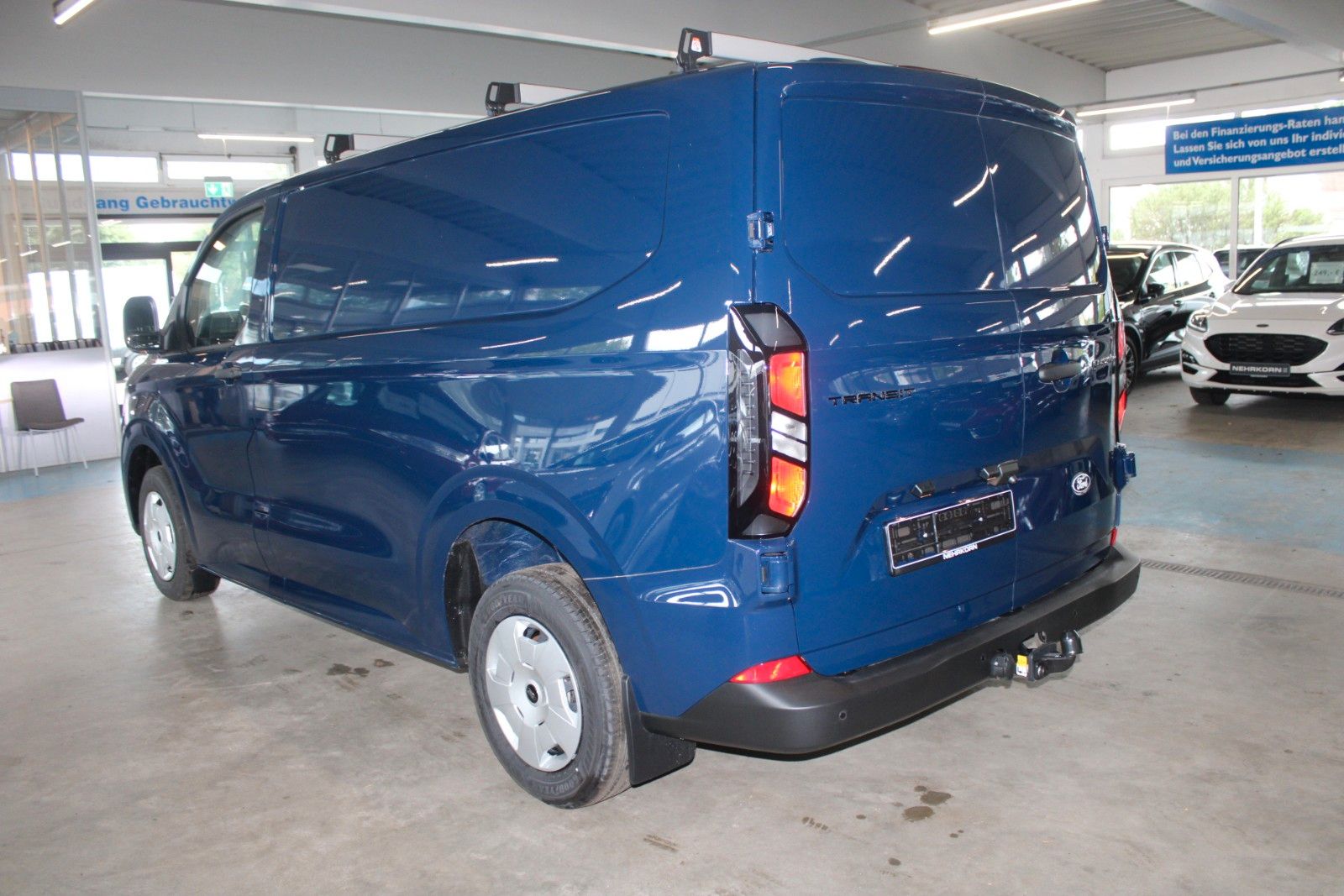 Fahrzeugabbildung Ford Transit Custom TREND L1 Kasten AHK + DACHTRÄGER