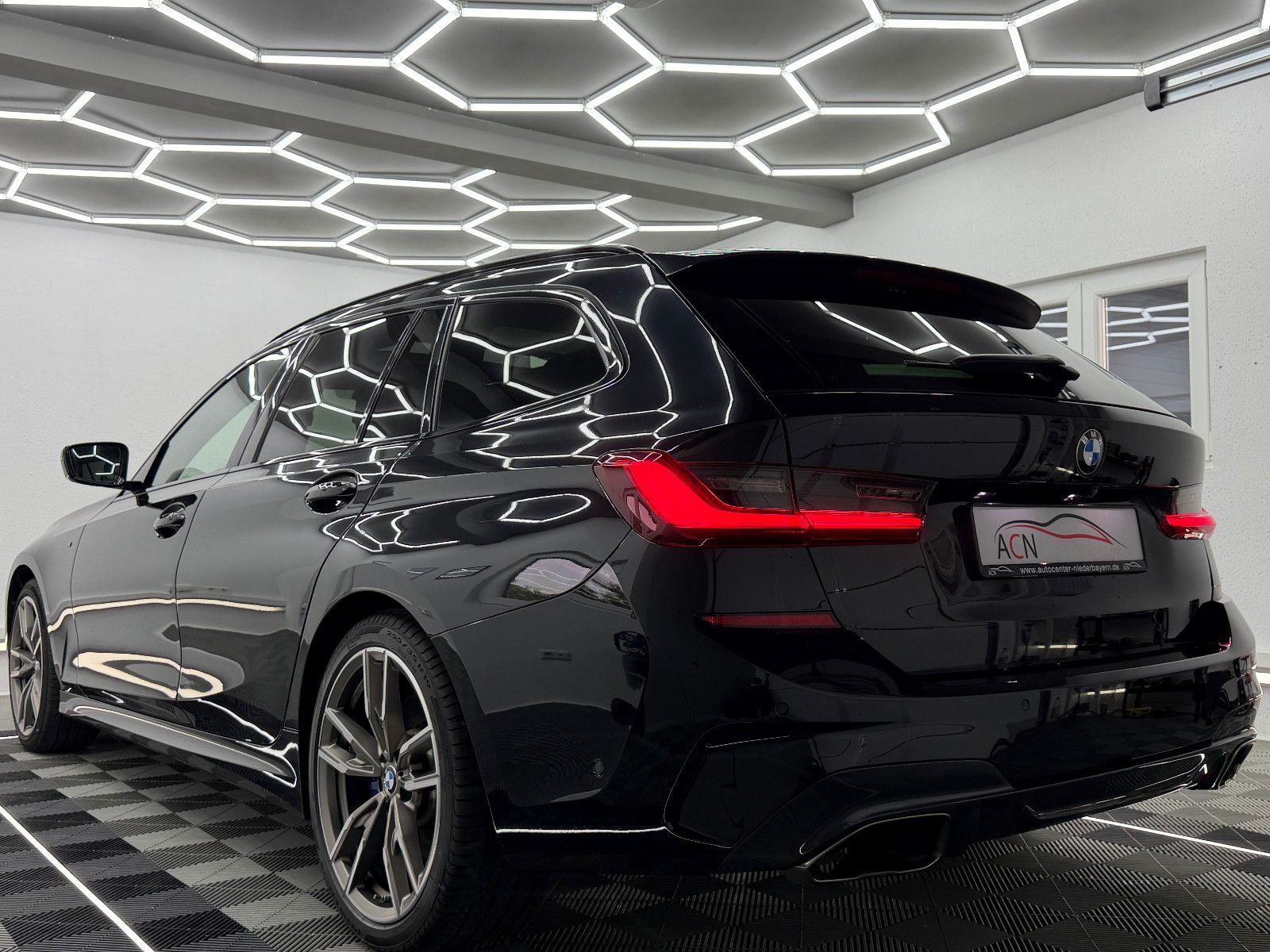 Fahrzeugabbildung BMW M340 i xDrive/PANO/HuD/H&K/VRTL/LASER/DE FZG