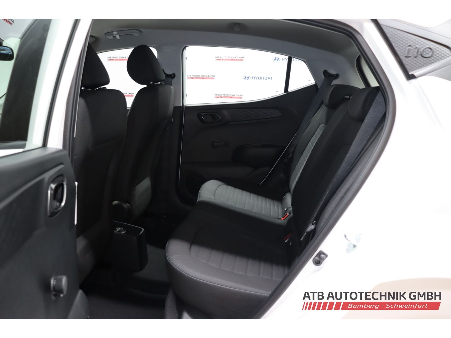 Fahrzeugabbildung Hyundai i10 Select MY25 1.0 Benzin 63 PS 5-MT 2WD Navi A