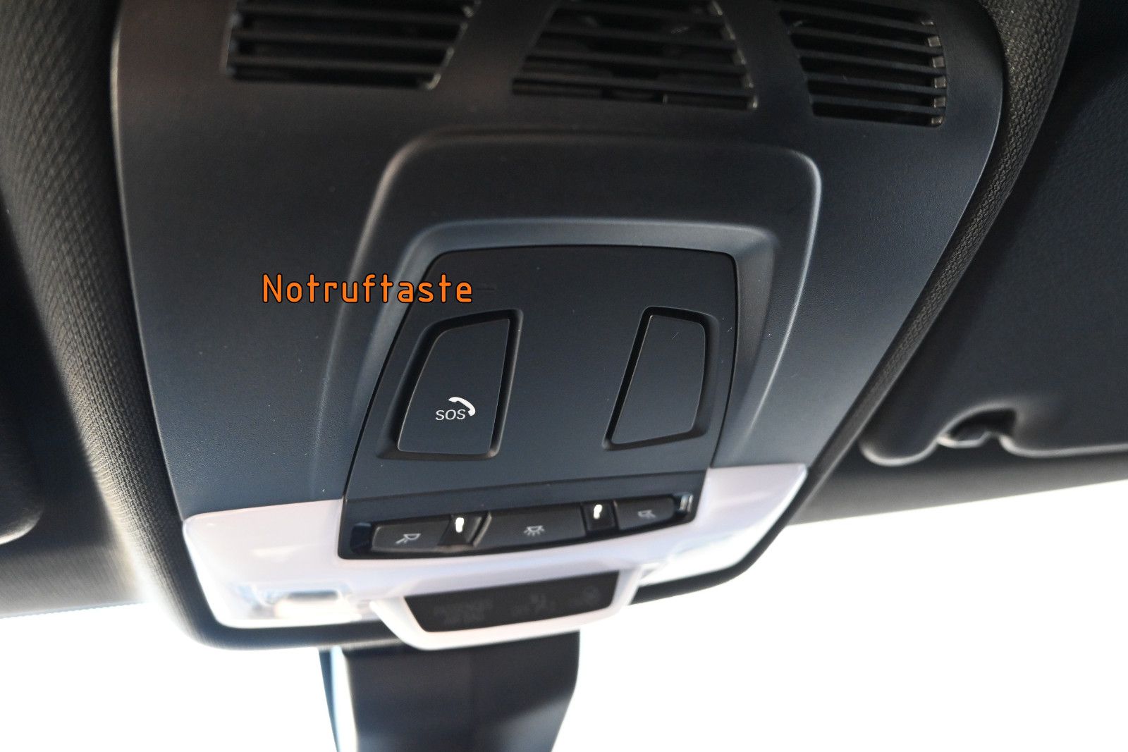 Fahrzeugabbildung BMW 218i Active Tourer M Sport °AHK°PDC°SITZHEIZ°