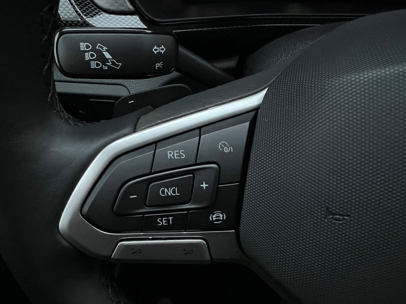 Fahrzeugabbildung Volkswagen T-Cross 1.5 TSI Life DSG *IQ-Light, PDC, Kamera,