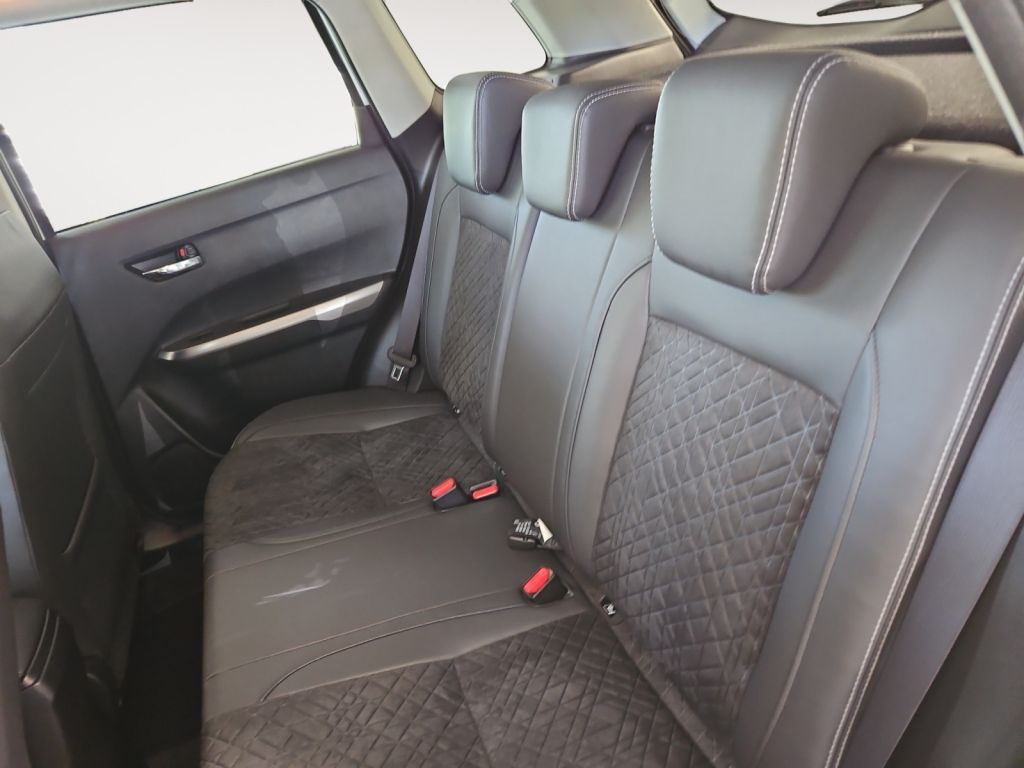 Fahrzeugabbildung Suzuki Vitara 1.4 Allrad Comfort+Navi Sitzheizung LED