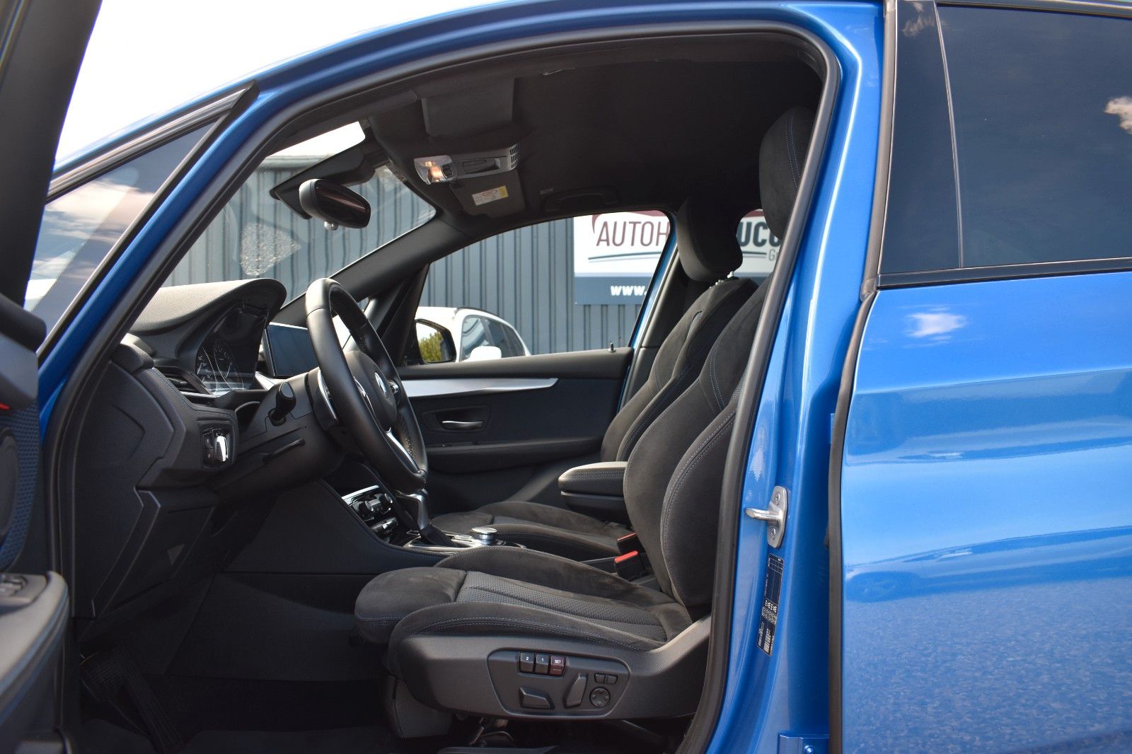 Fahrzeugabbildung BMW 220i Active Tourer M Sport HUD DAB Memory Kamera