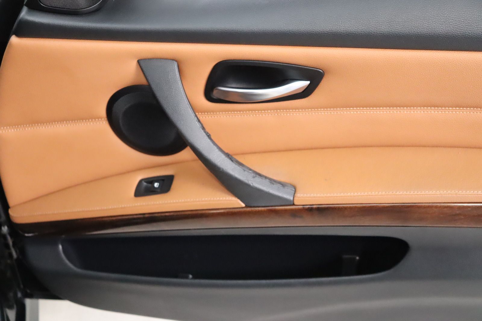 Fahrzeugabbildung BMW 318 i Touring * Xenon * Leder * Pano *