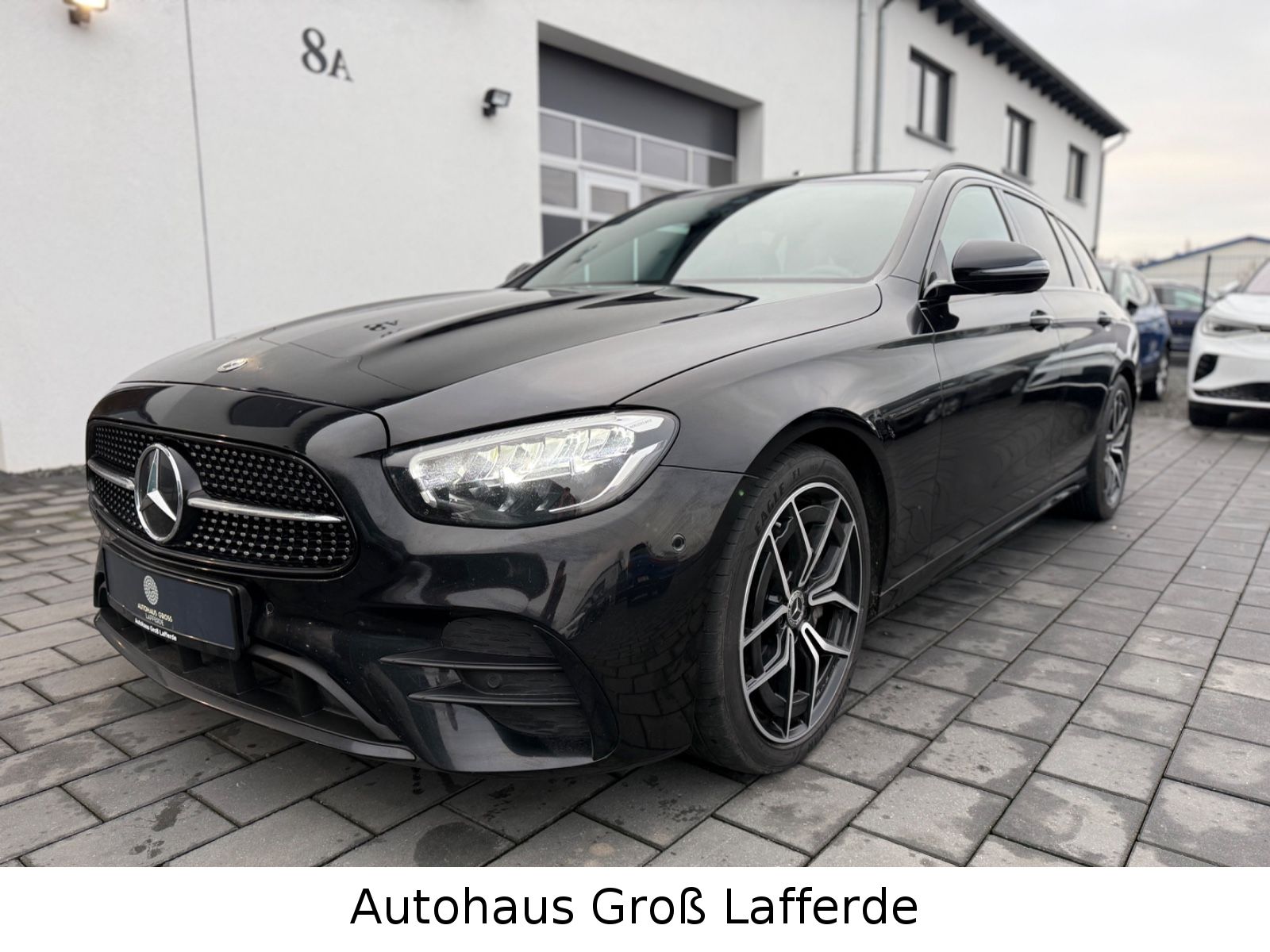 MERCEDES-BENZ E 220 E T-Modell AMG Line Pano Night Paket