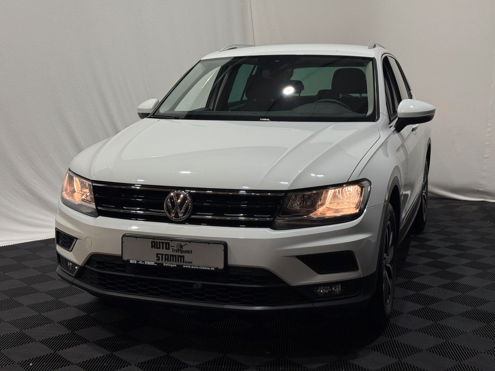 Fahrzeugabbildung Volkswagen Tiguan Comfortline DSG-4Motion-Full Link