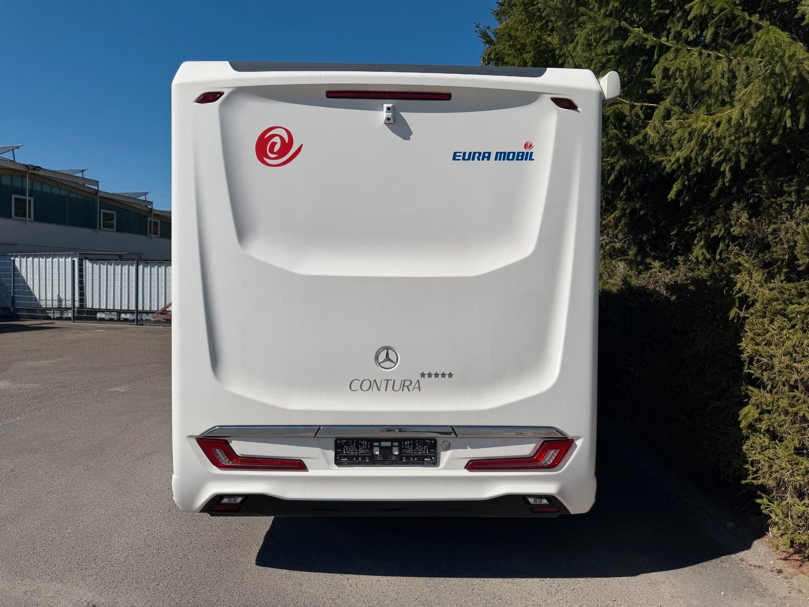 Fahrzeugabbildung Eura Mobil Contura 766 EB, Hubstützen, Solar, Backofen,...