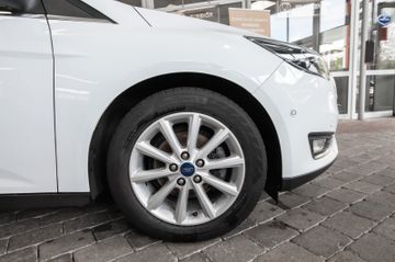 Bild 6 Ford Focus Turnier Titanium Navi Klimaauto. AHK 1,2T