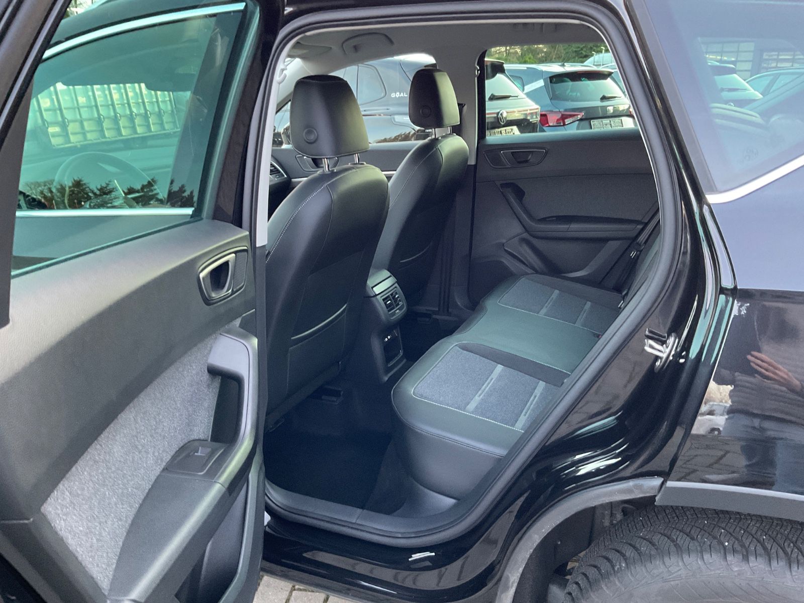 Fahrzeugabbildung SEAT Ateca 1.5 TSI Xperience DSG,Kamera,Navi,LED