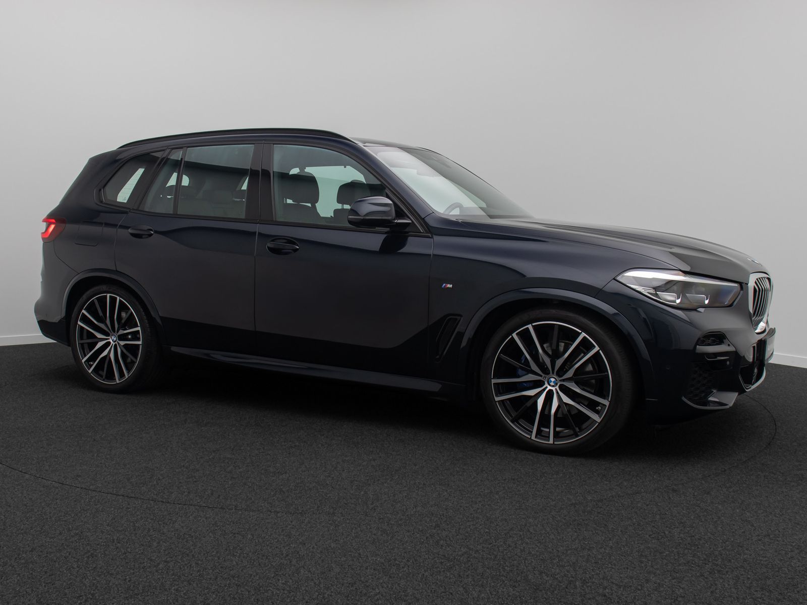 Fahrzeugabbildung BMW X5 xD30d M Sport H/K Panorama HUD DAB SoftCl 22"
