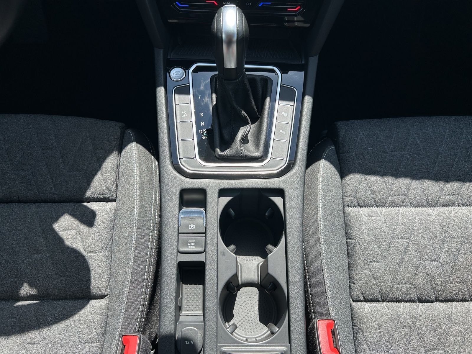 Fahrzeugabbildung Volkswagen Passat Variant TDI Business Matrix Navi ACC AID
