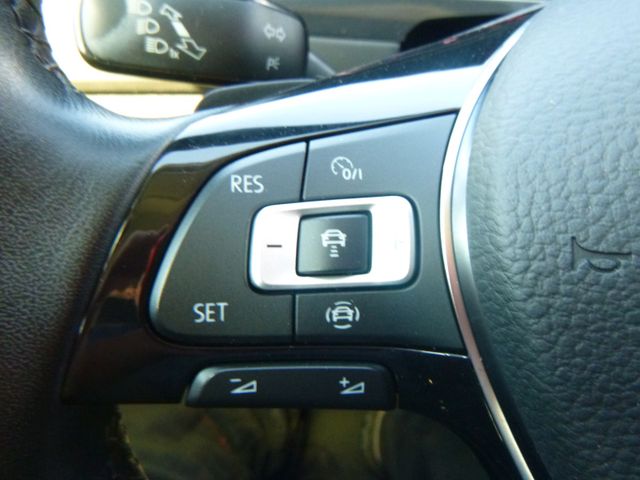 Fahrzeugabbildung Volkswagen Tiguan 2,0 TDI 4Motion >AUT/KAM/NAV/SHZ/ACC<