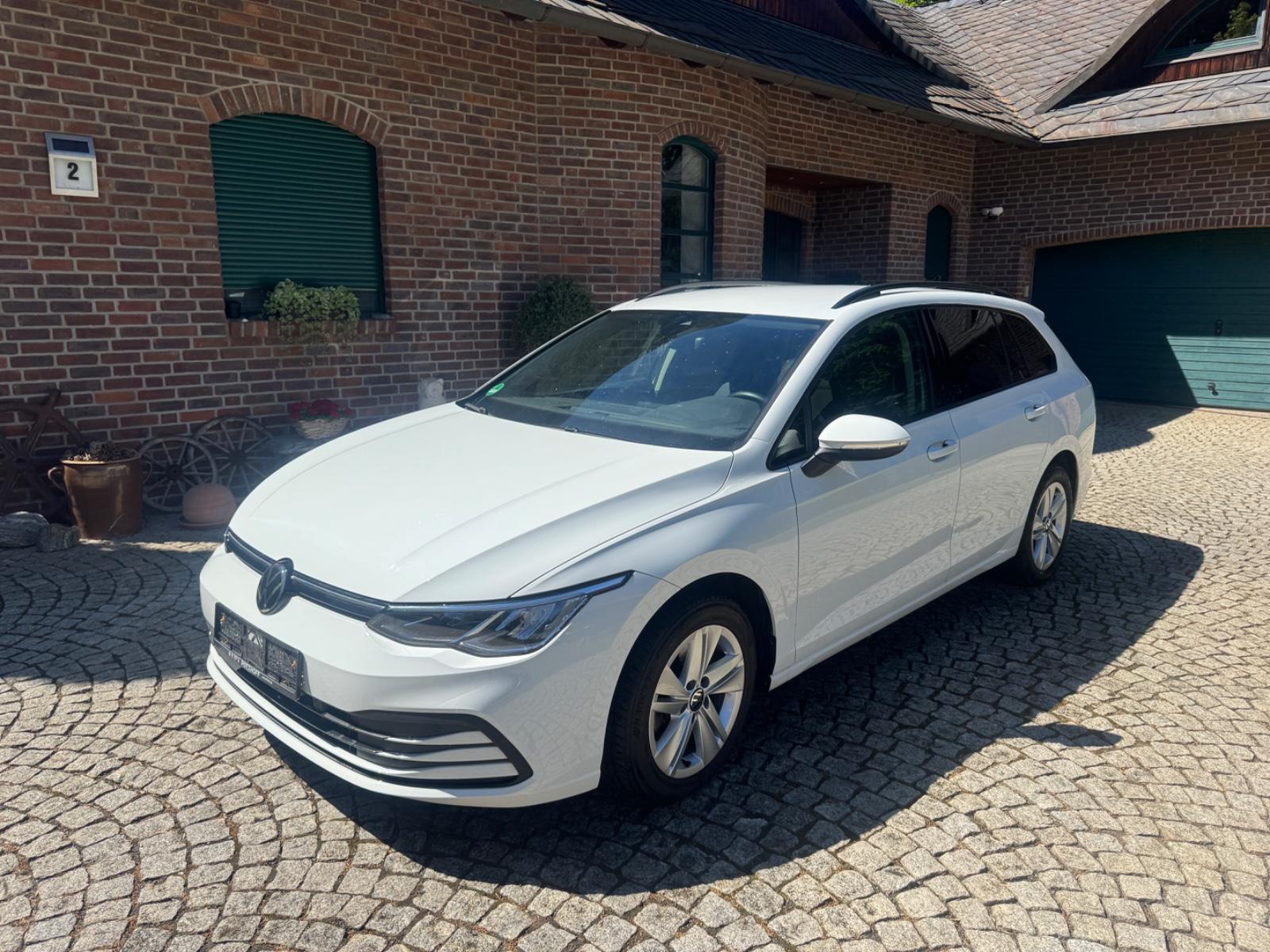 Volkswagen Golf VIII Variant Life TGI/DSG/LED/ACC/NAVI