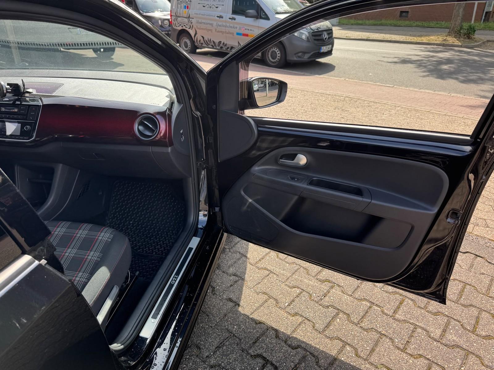 Volkswagen Up 1.0 TSI GTI, миниатюра 15