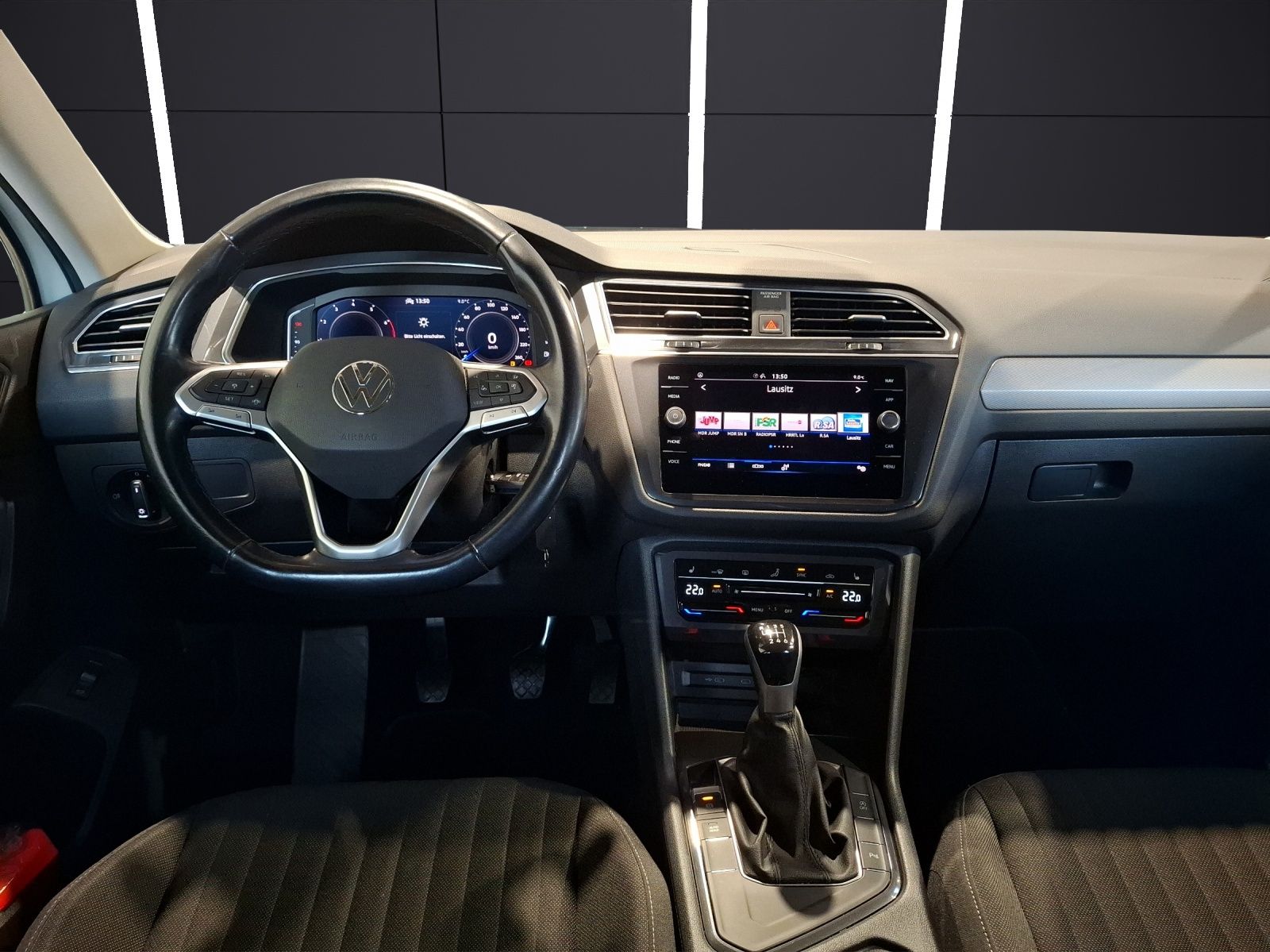 Fahrzeugabbildung Volkswagen Tiguan Allspace TSI Life LED APP AID ACC PDC SH
