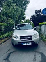 Hyundai Auto hyundai verkaufen wegen Notwendigkeit - Hyundai Grand Santa Fe in Frankfurt (Main)