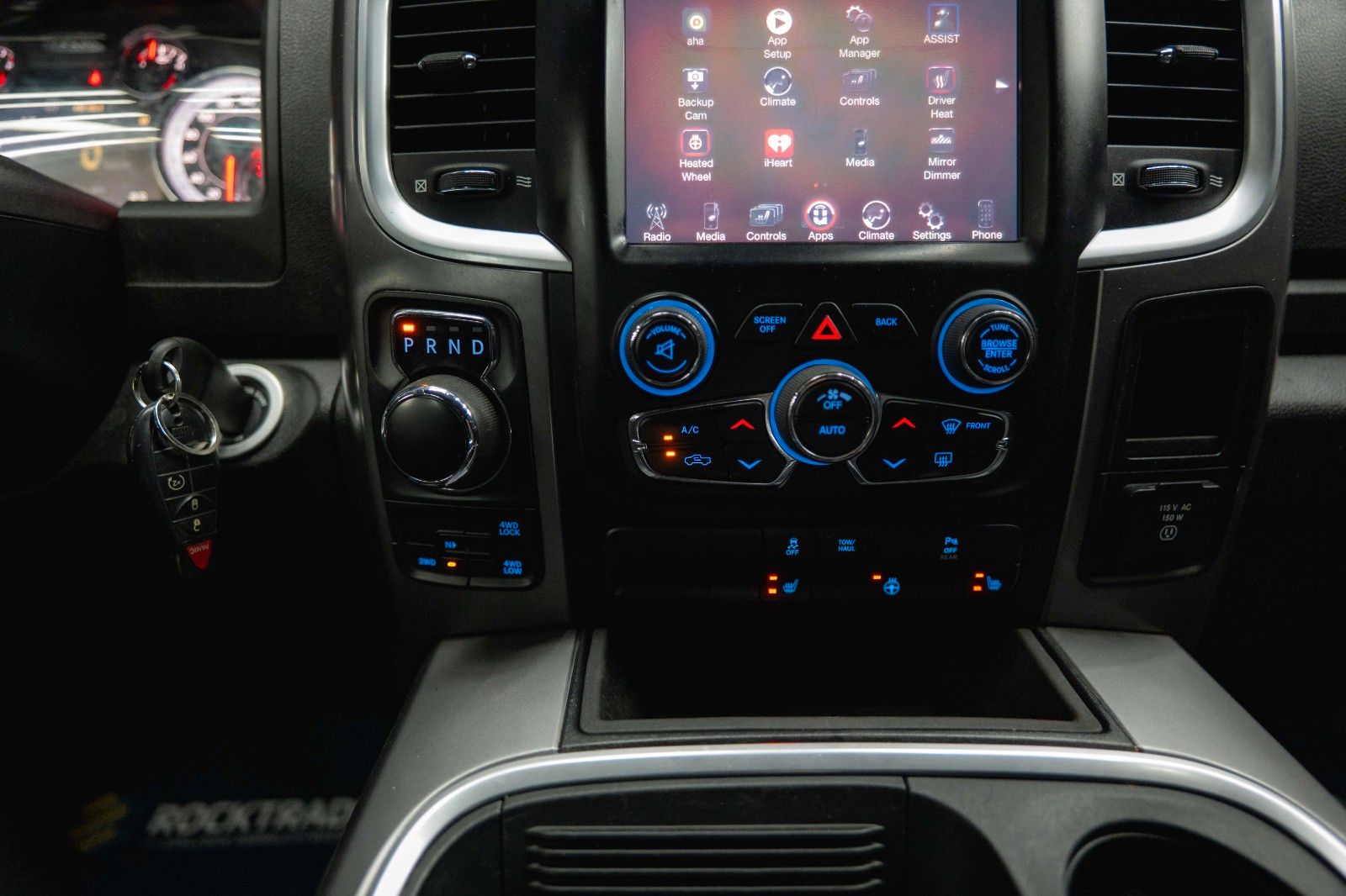 Fahrzeugabbildung Dodge RAM 5.7 V8 HEMI 4x4 Sport OFFROAD Night WARLOCK