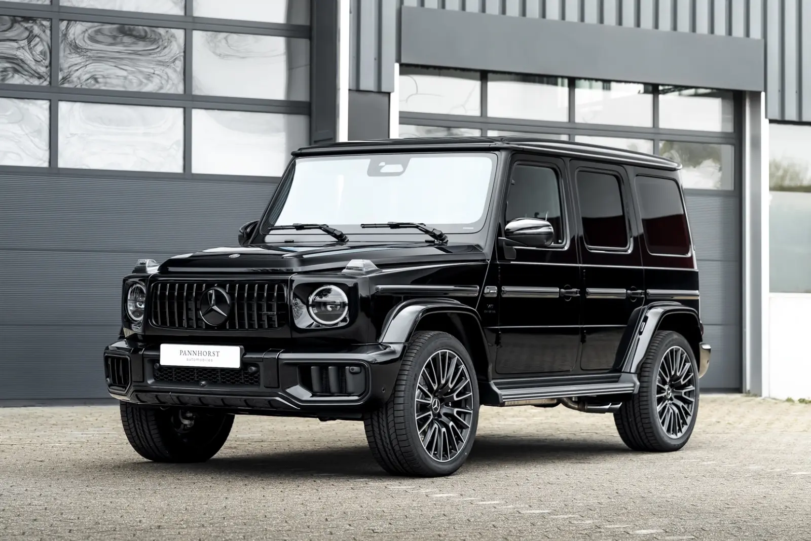 Mercedes-Benz G 63 AMG PRODUCTION MARCH 26 A22 SUPERIOR CARBON