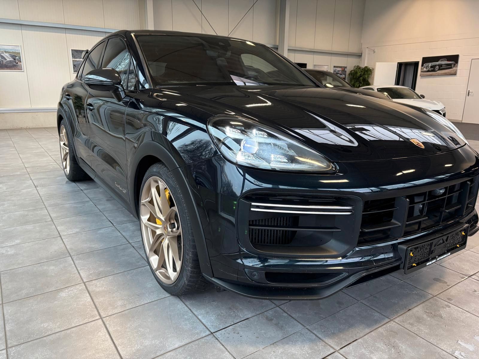 Fahrzeugabbildung Porsche Cayenne Coupe Turbo GT/Burmester/PCCB/Carbon