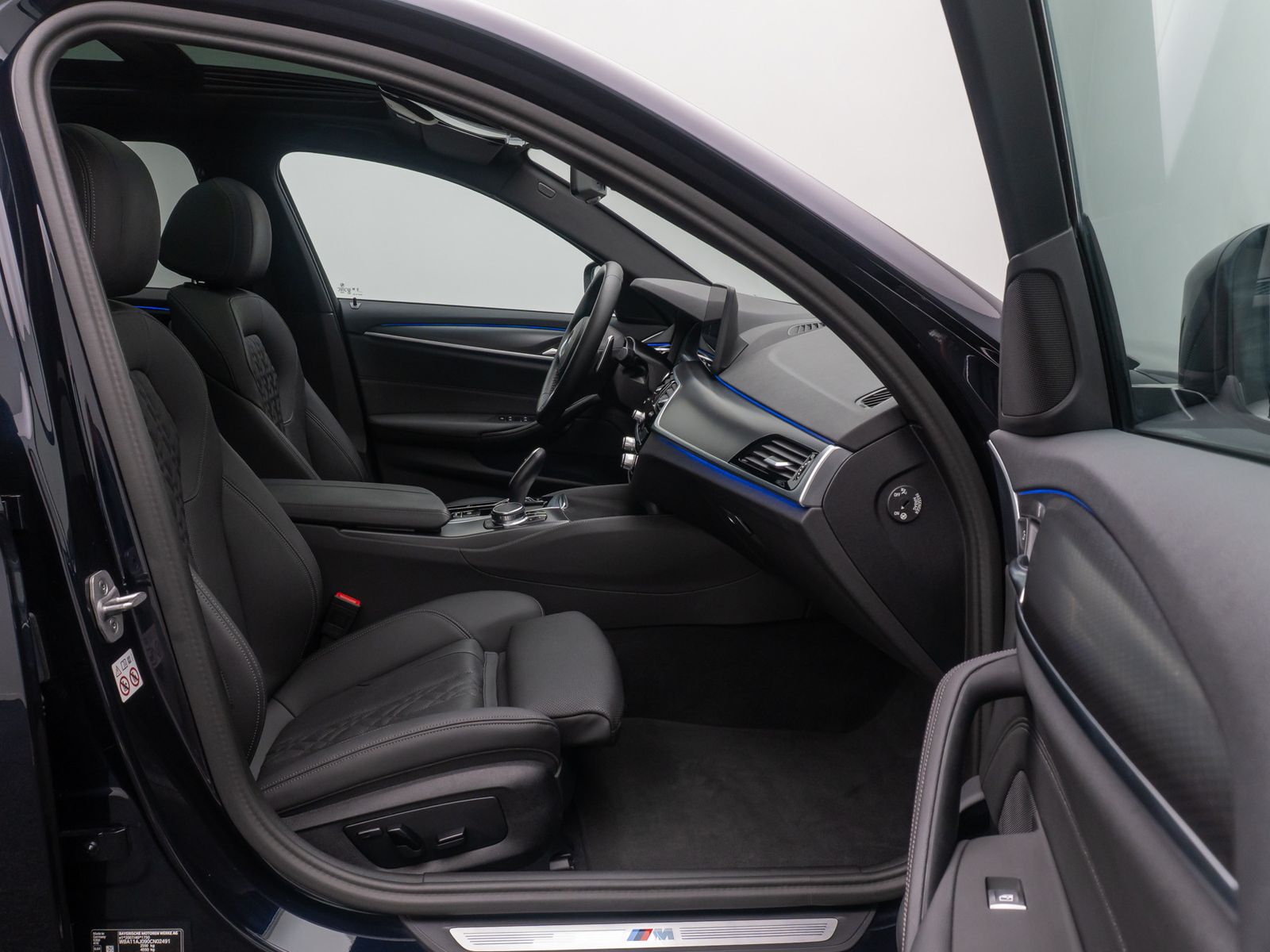 Fahrzeugabbildung BMW 530d M Sport DAB Laser AHK 4xKlima HUD Panorama