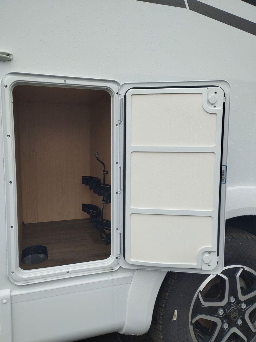 Fahrzeugabbildung Sunlight Adventure T 67S Automatik, Dörr Edition, TV