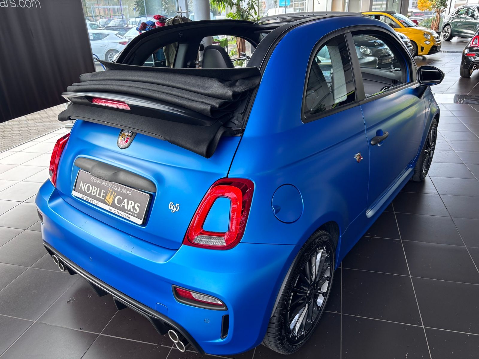 Fahrzeugabbildung Abarth 695 C   BEATS NAVI 17"