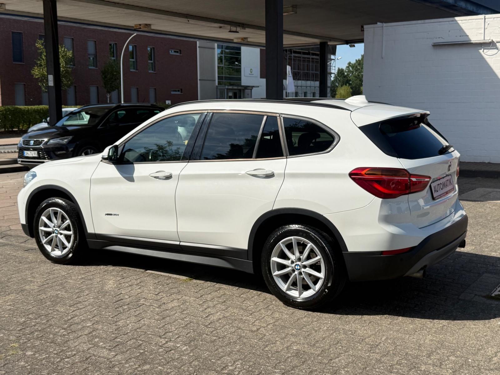 BMW X1 xDrive 20i Panorama / Head up / Kamera