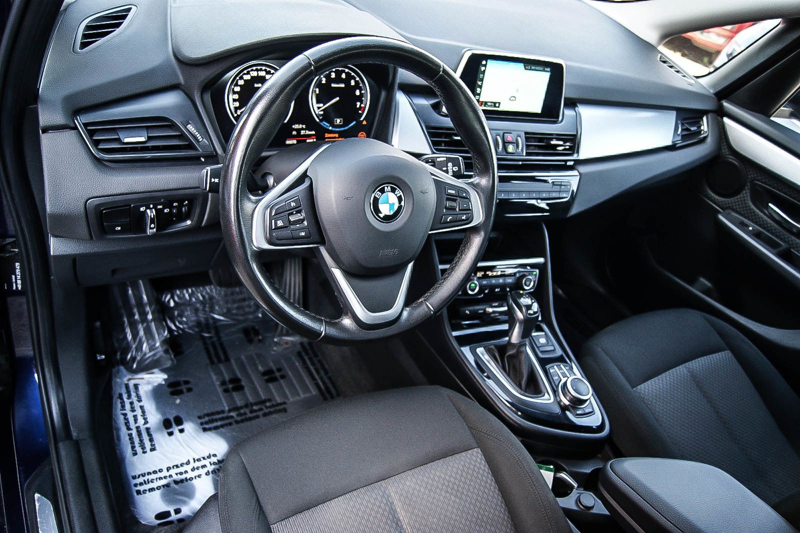 Fahrzeugabbildung BMW 225 xe Active Tourer Aut ADVANTAGE PDC SHZG NAVI