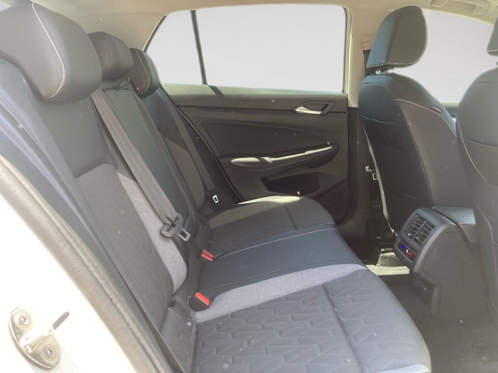 Volkswagen Golf - Bild 10