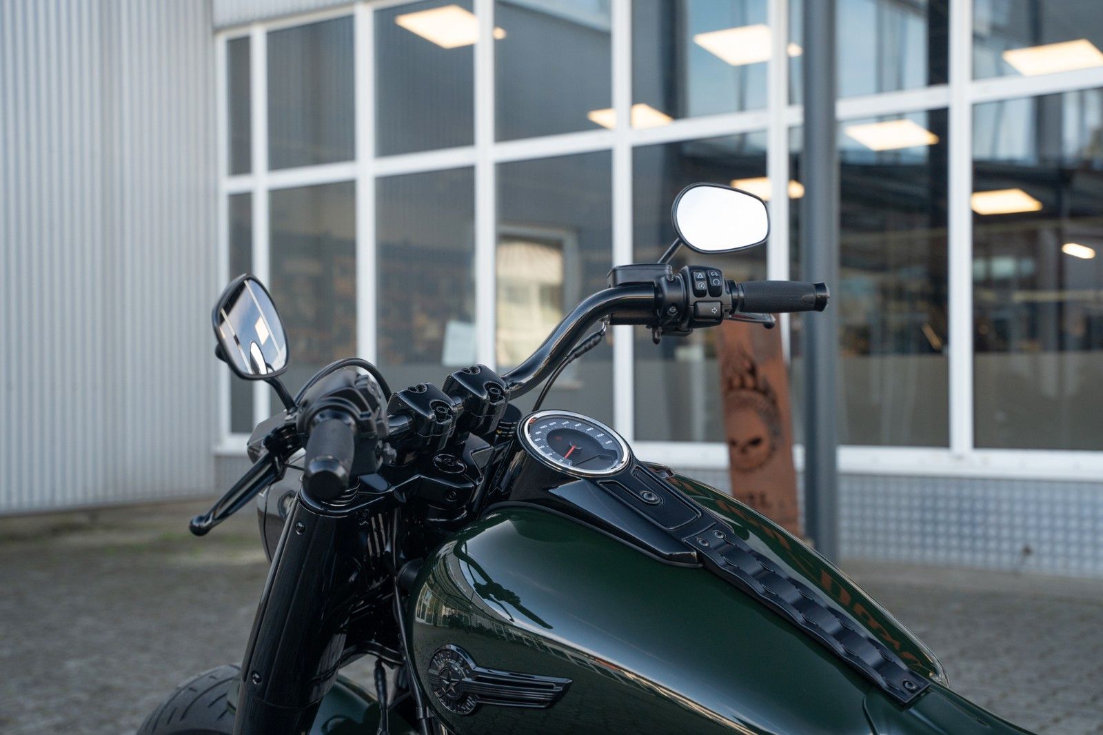 Fahrzeugabbildung Harley-Davidson GREEN DARK FAT BOY FLFBS 114 MY24 -JEKILL&HYDE-