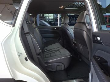 KGM Rexton Lux 2.2 AT 4WD °LED°RFK°Navi°PGD°SHZ°