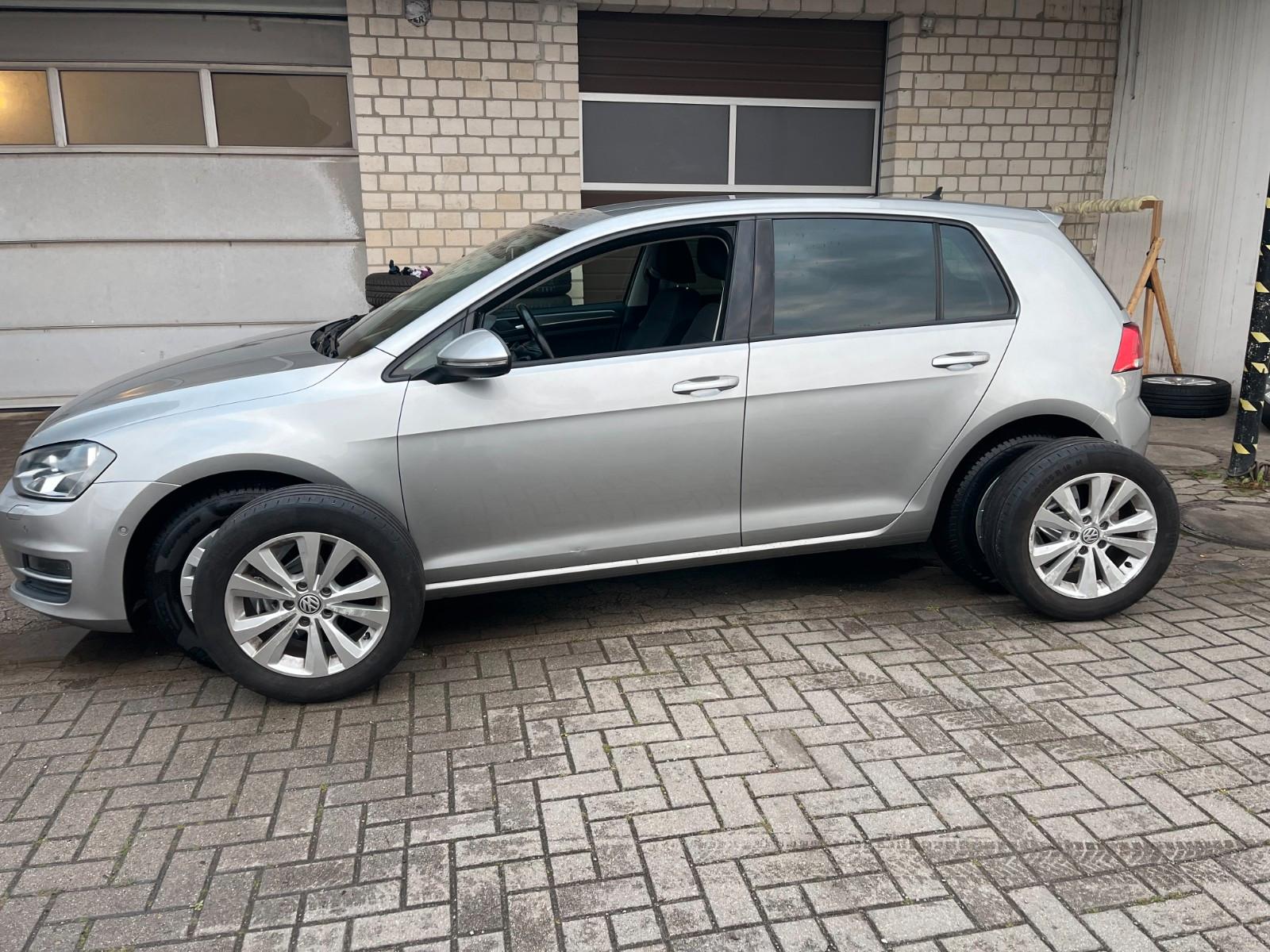 Volkswagen Golf VII Lim. Comfortline BMT Tüv neu auf Kunden