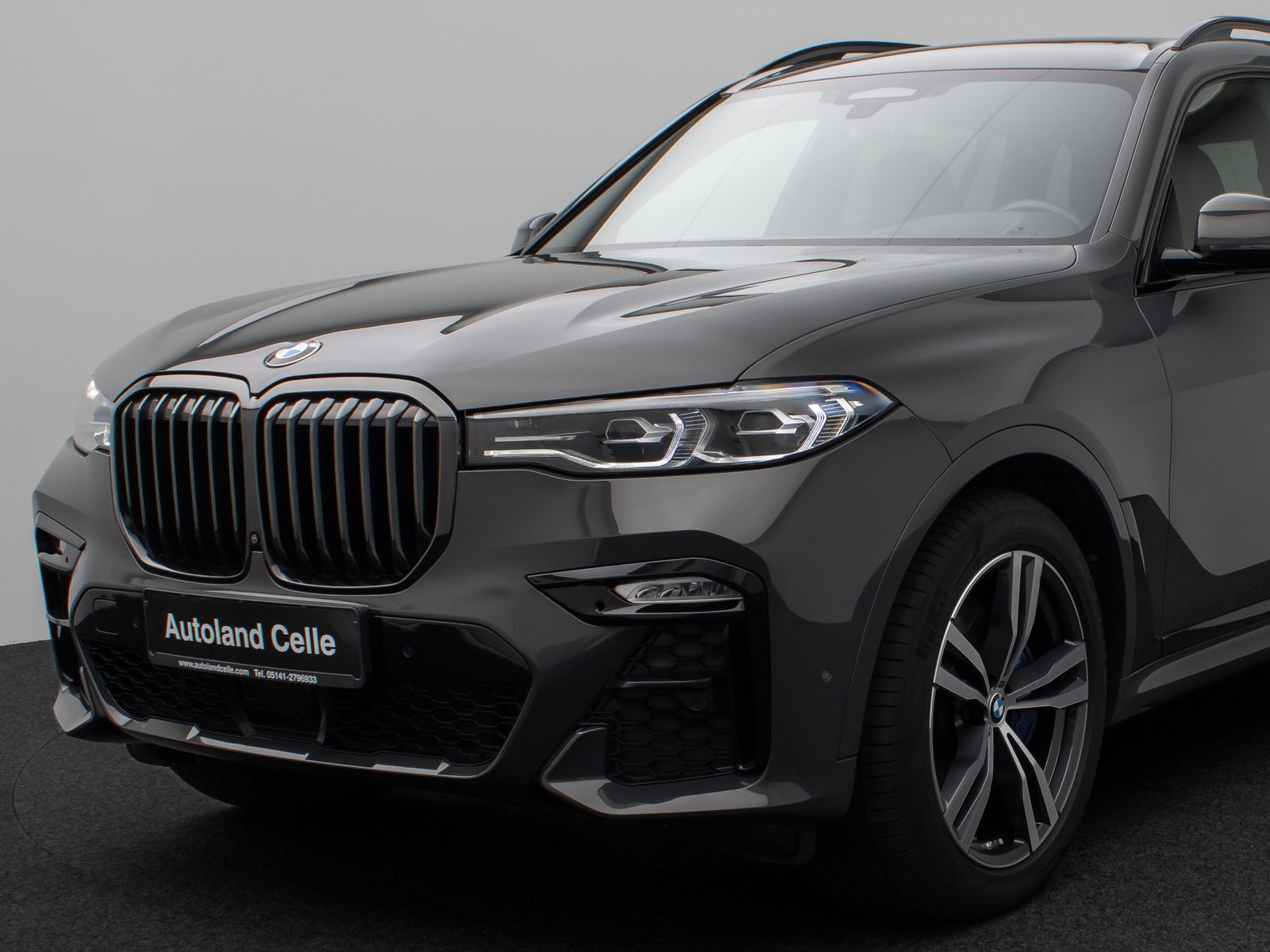Fahrzeugabbildung BMW X7 xD40d M Sport Panorama 360° SoftCL HUD DAB